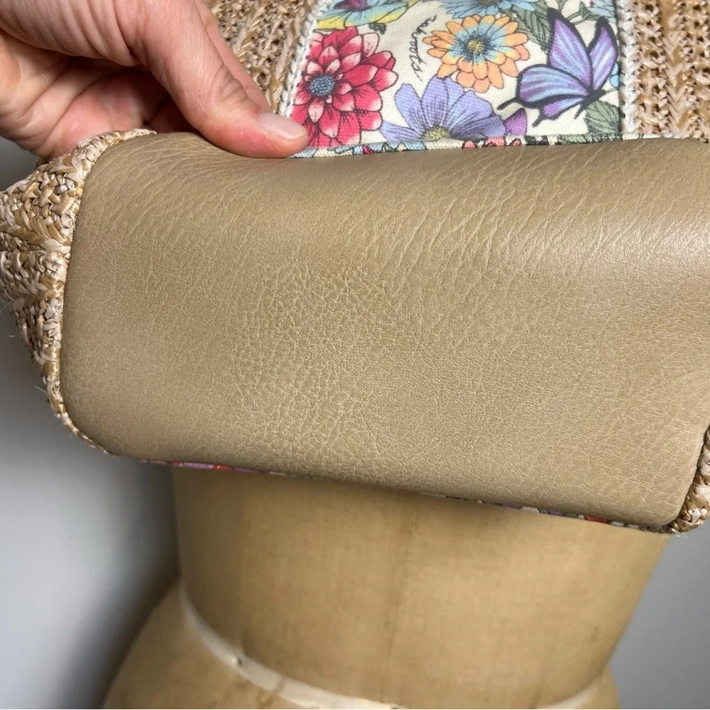 sakroots floral bag with straw sides never used. Flowers and butterflies - Picture 3 of 6